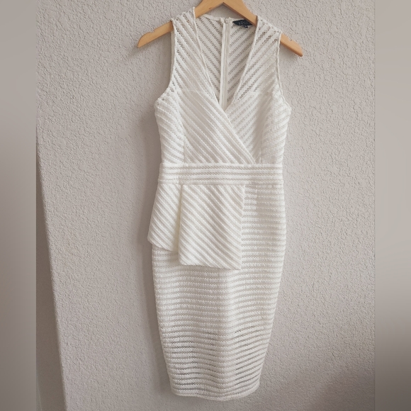 Elliatt Cathedral Striped Mesh Bodycon Peplum Midi Dress Size Medium  / Bridal / - Picture 4 of 13
